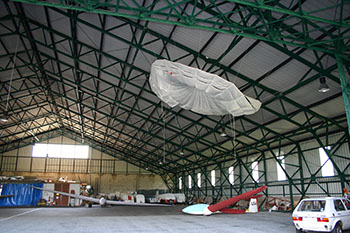 Intérieur du hangar Pégoud (côté planeurs)